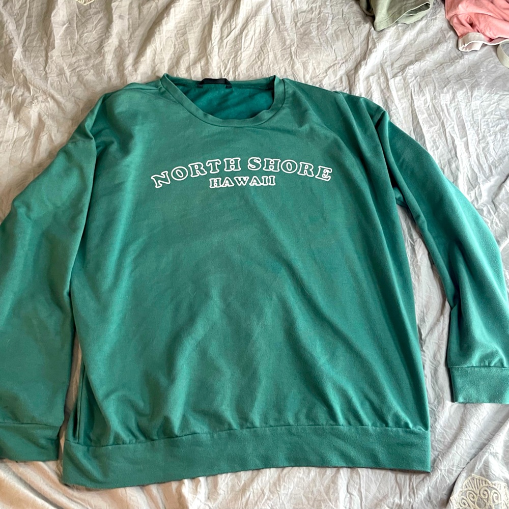 🌊Oversized green graphic long sleeve shirt- Hawaii 🌊